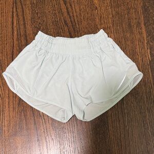 Lululemon Hotty Hot 2.5 low rise shorts